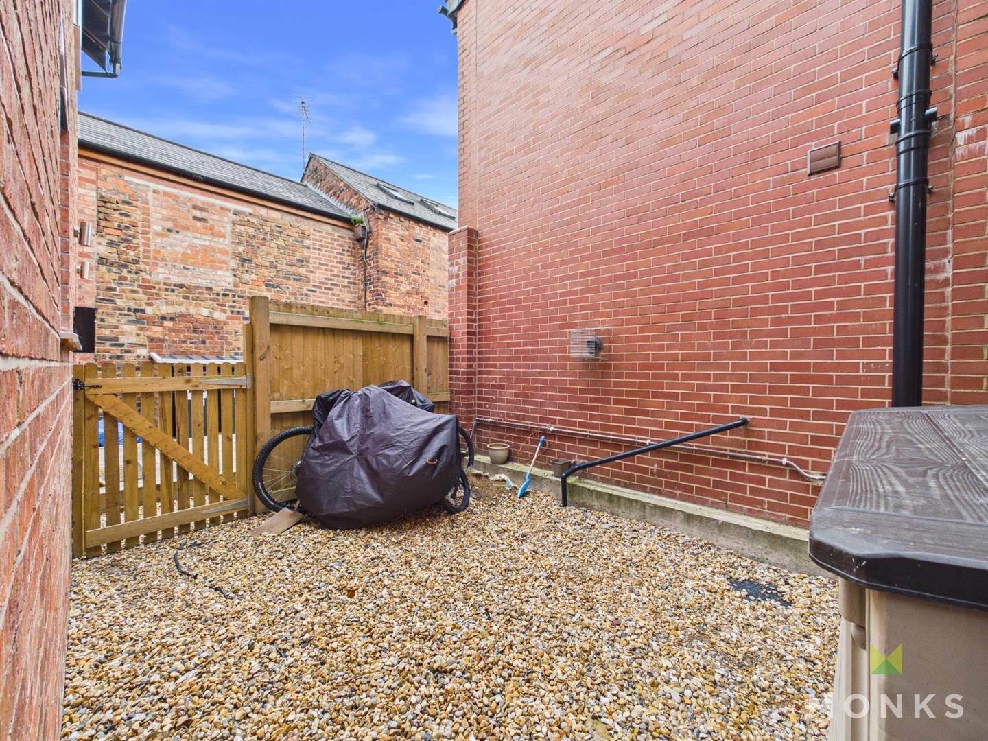 3 The Mews Oak Street, Oswestry, SY11 1LJ For Sale